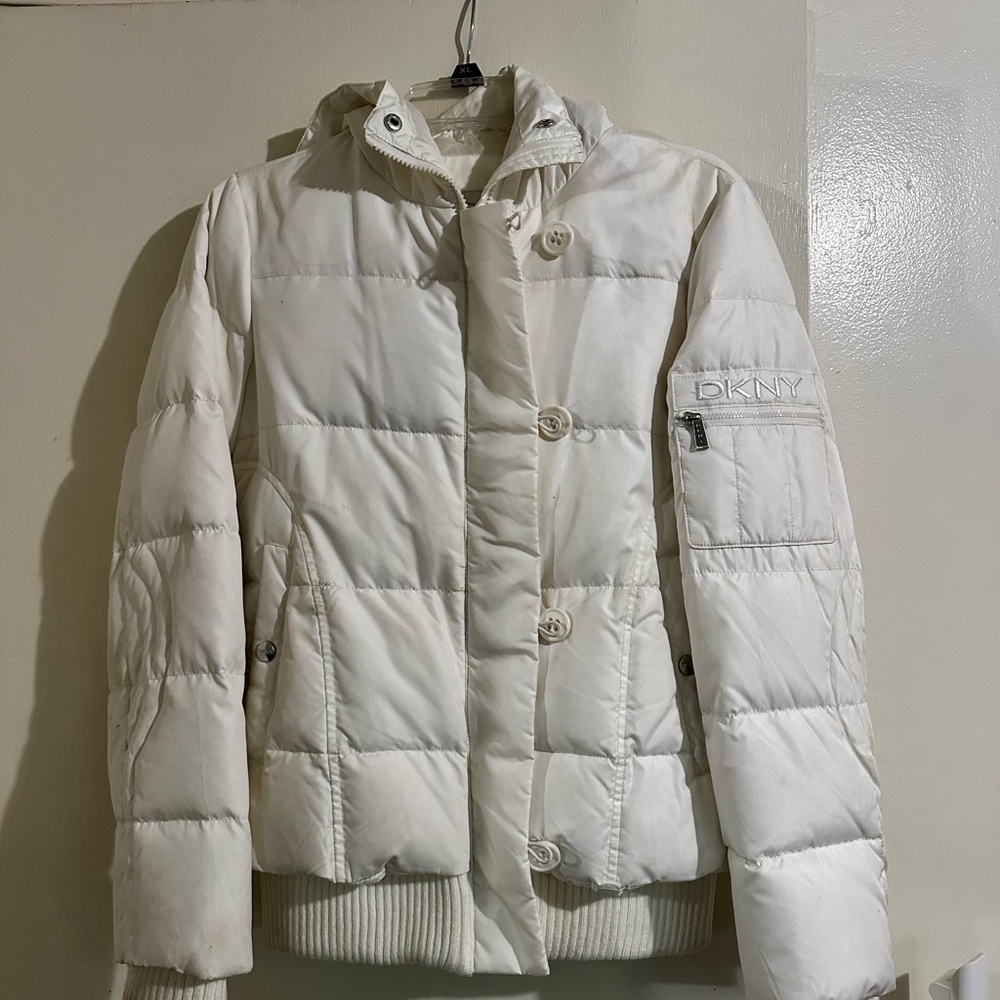 White snow/winter puffer jacket